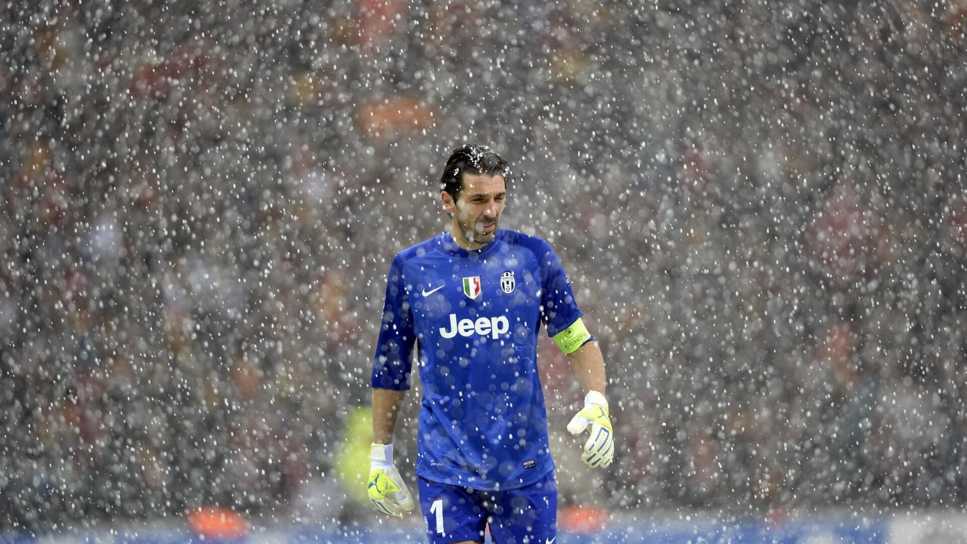 开云体育官网下载-哥伦比亚女足在巴黎奥运会比赛中以1-0战胜法国，哥伦比亚足球美女